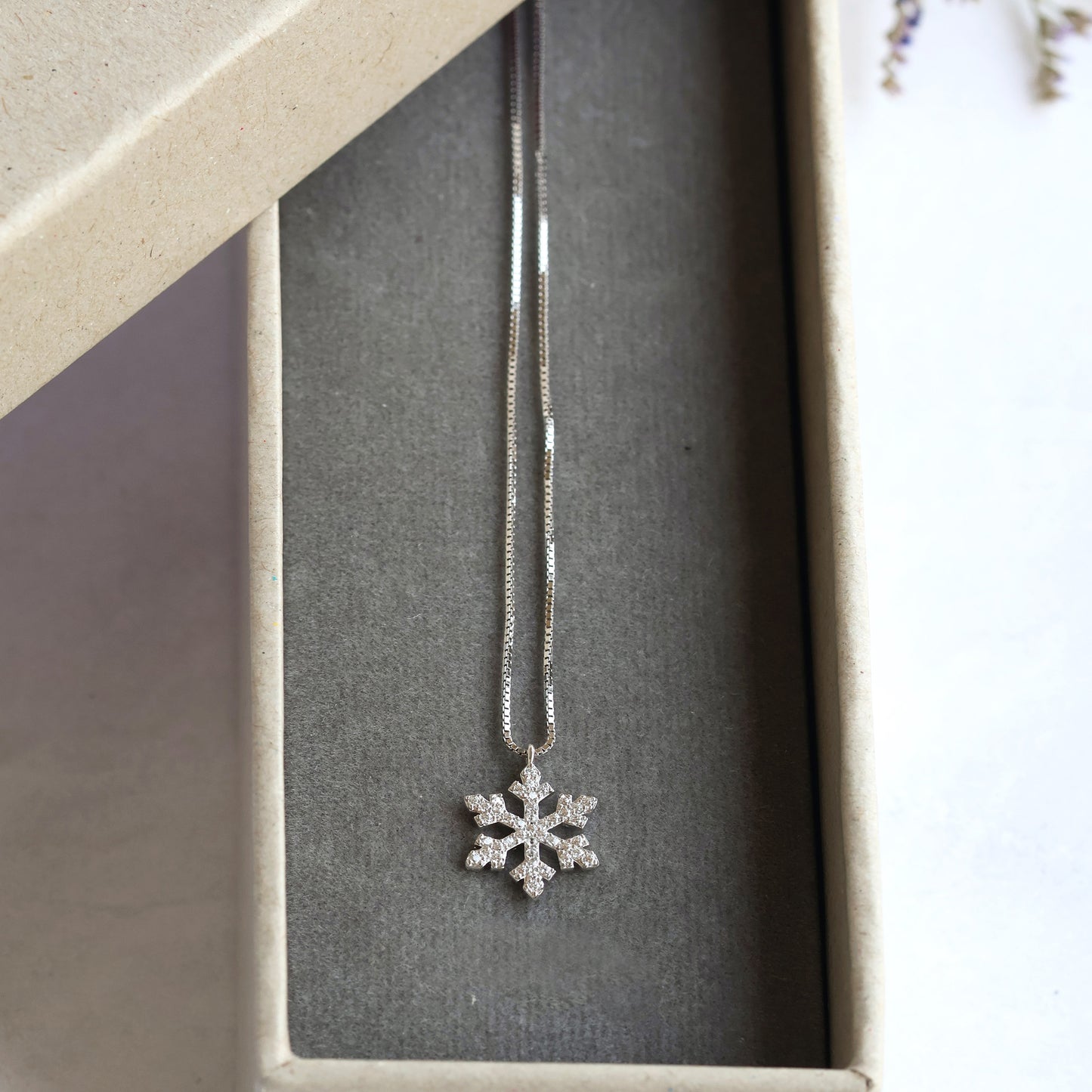 Snowflake Chain