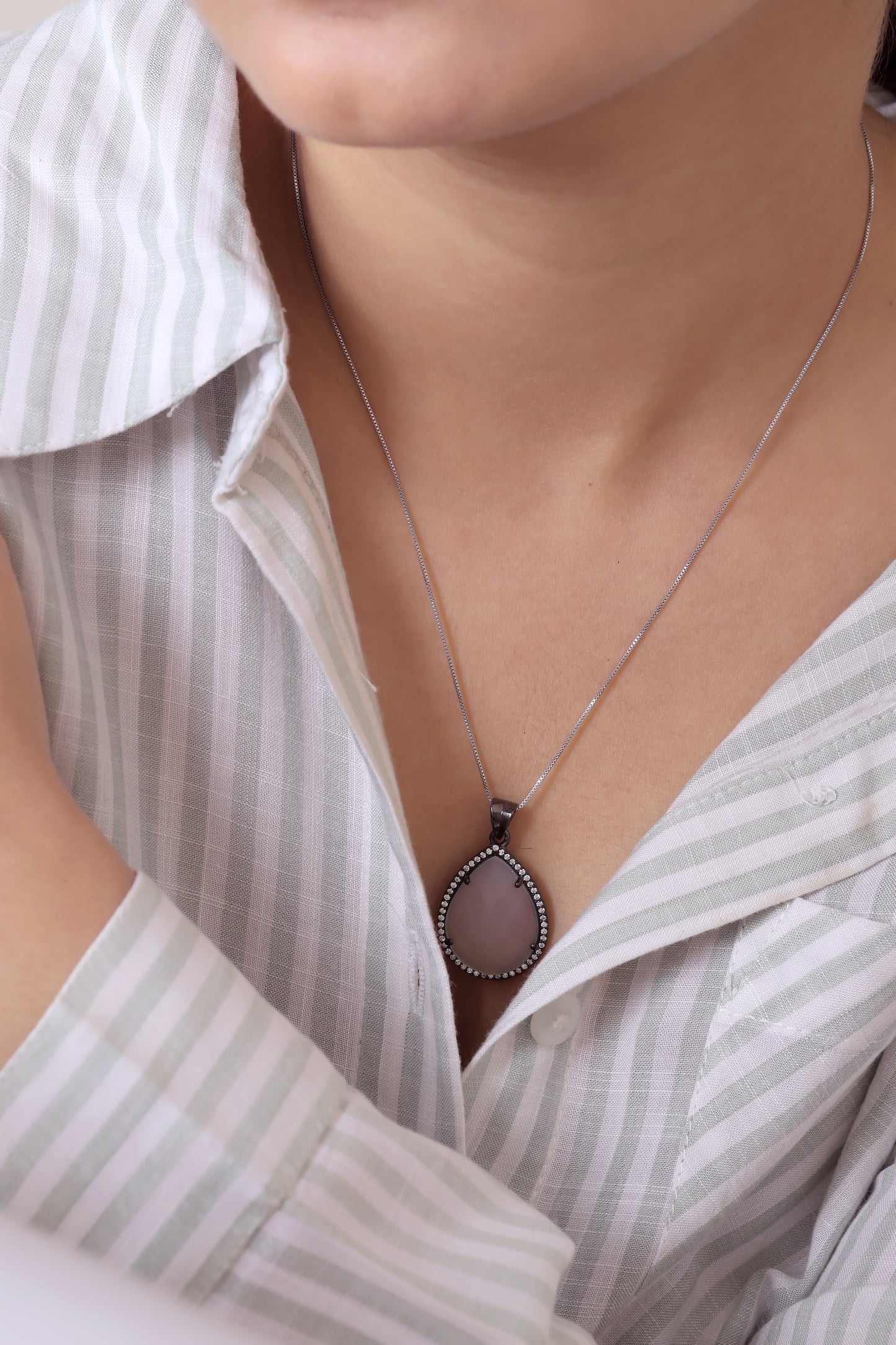 Runa Pendant