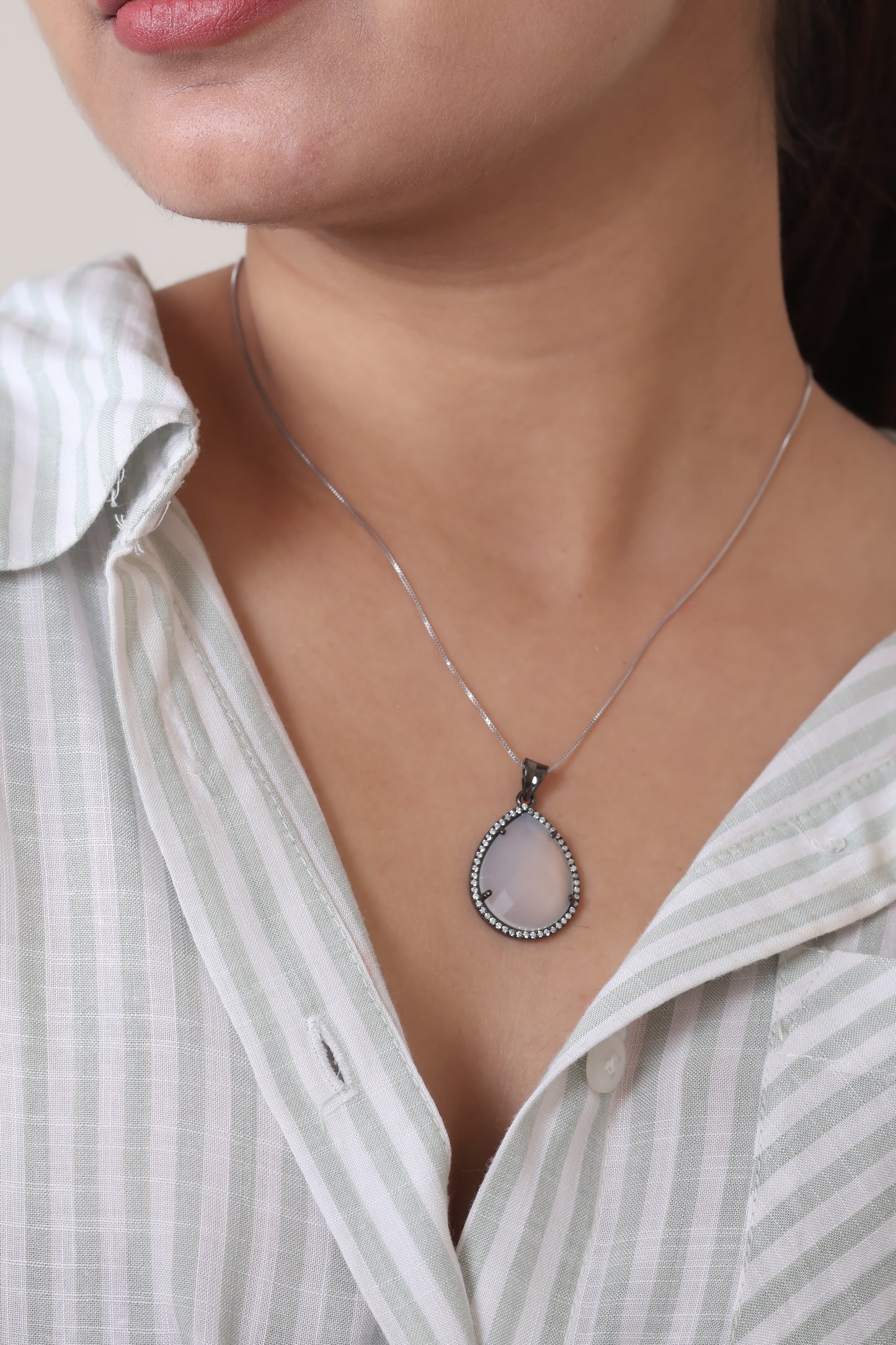Runa Pendant