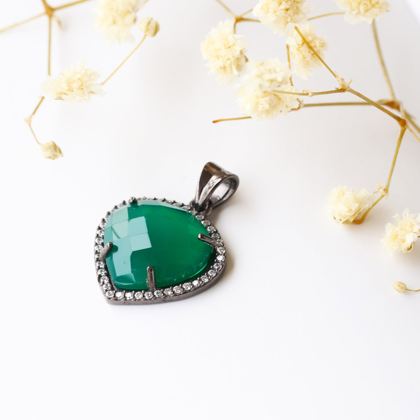Saga Pendant