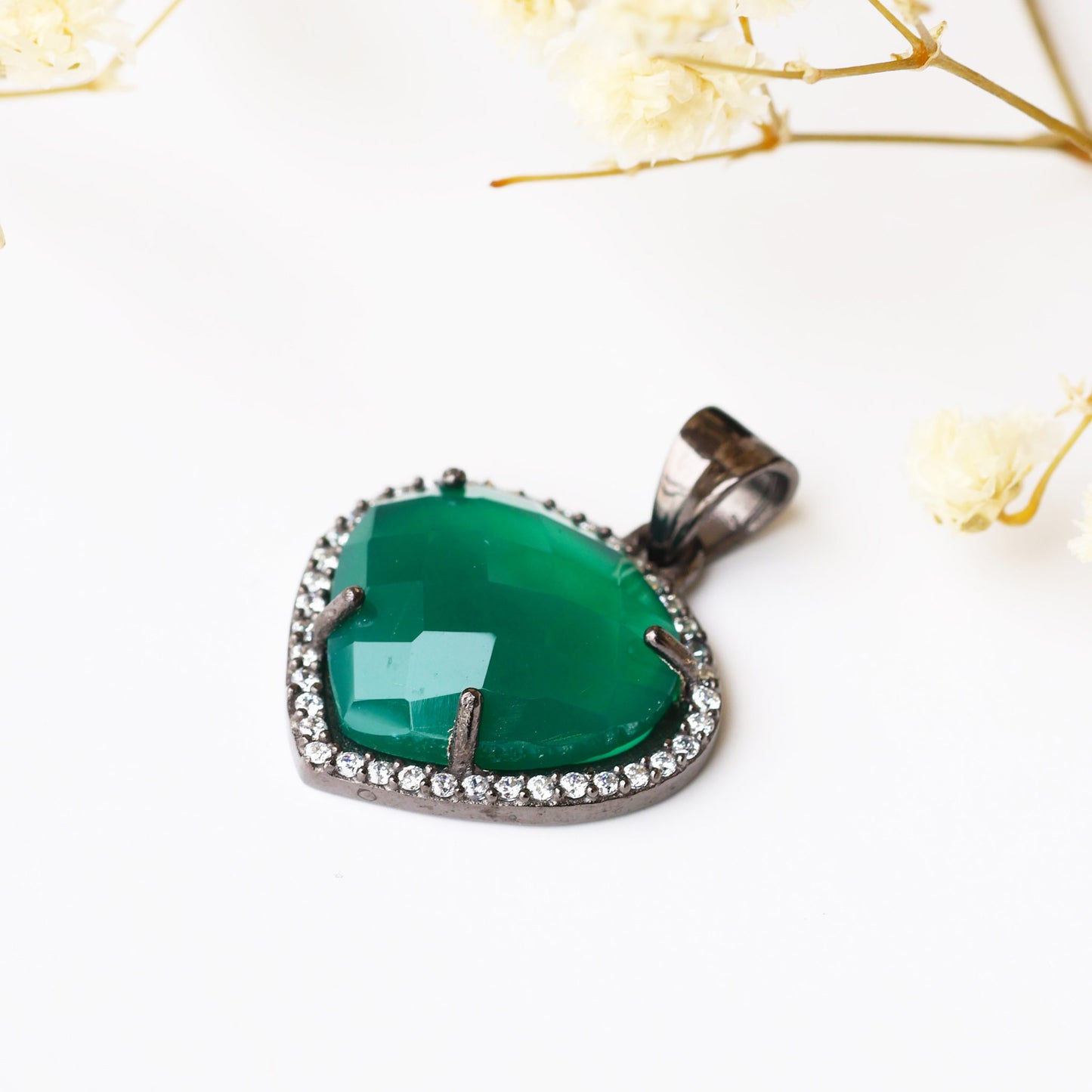 Saga Pendant