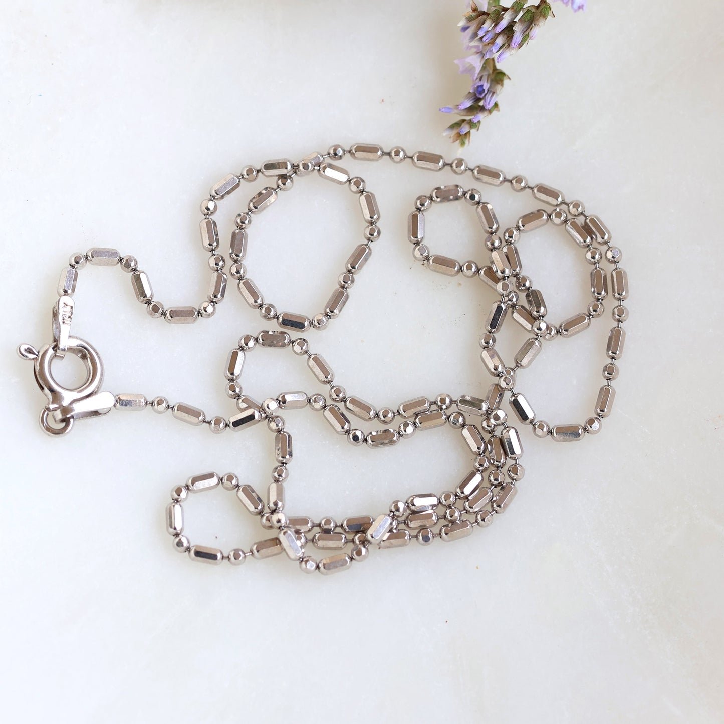 Demi Chain